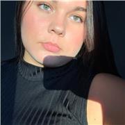 Studentessa di Lingue e Letterature per la Comunicazione impartisce lezioni online, per elementari, medie e superiori